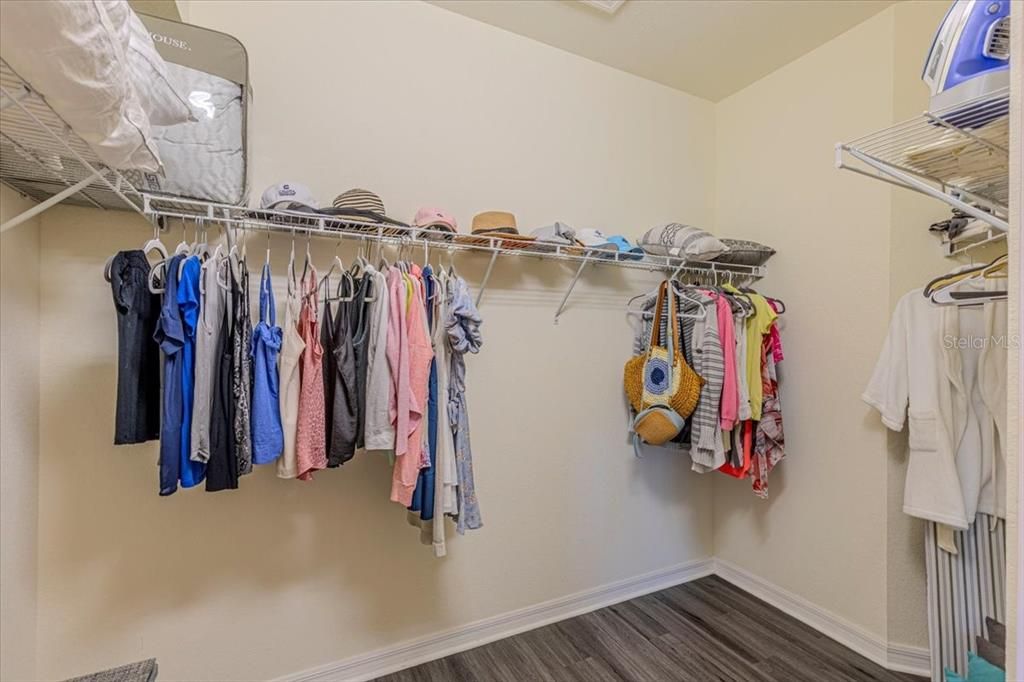 En Venta: $675,000 (3 camas, 2 baños, 2108 Pies cuadrados)