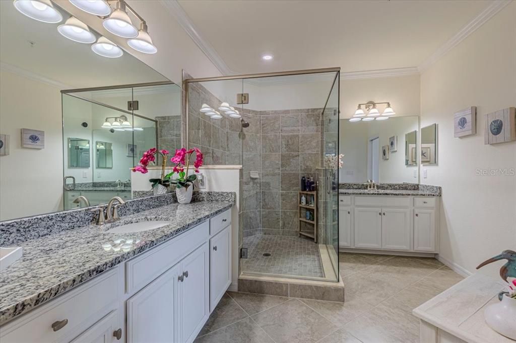 En Venta: $675,000 (3 camas, 2 baños, 2108 Pies cuadrados)