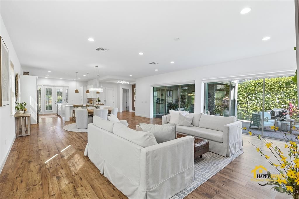 В аренду: $6,500 (5 спален, 4 ванн, 4211 Квадратных фут)