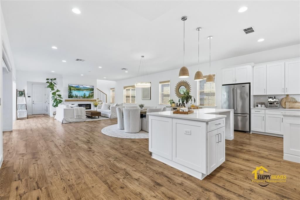 В аренду: $6,500 (5 спален, 4 ванн, 4211 Квадратных фут)