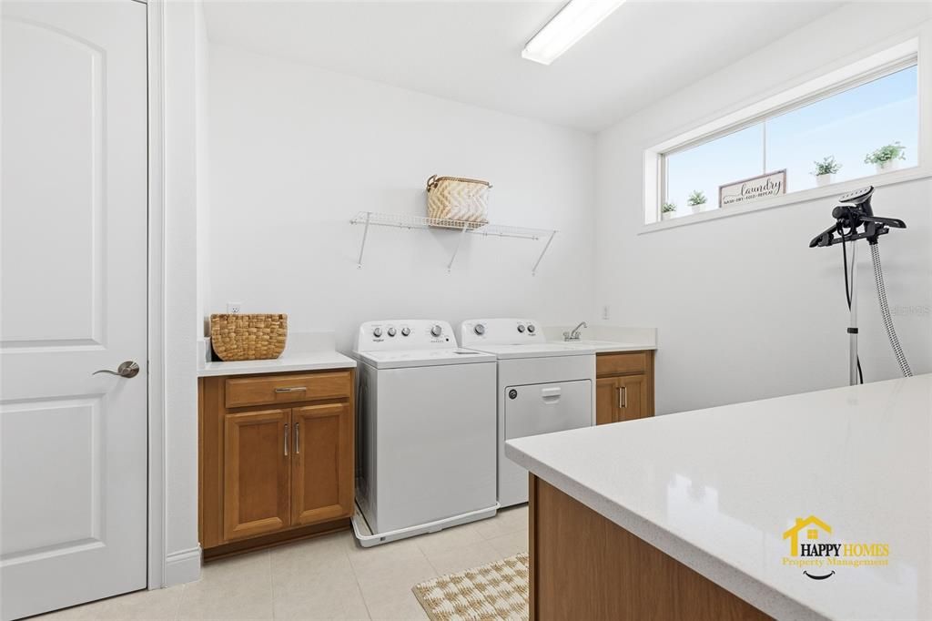 В аренду: $6,500 (5 спален, 4 ванн, 4211 Квадратных фут)