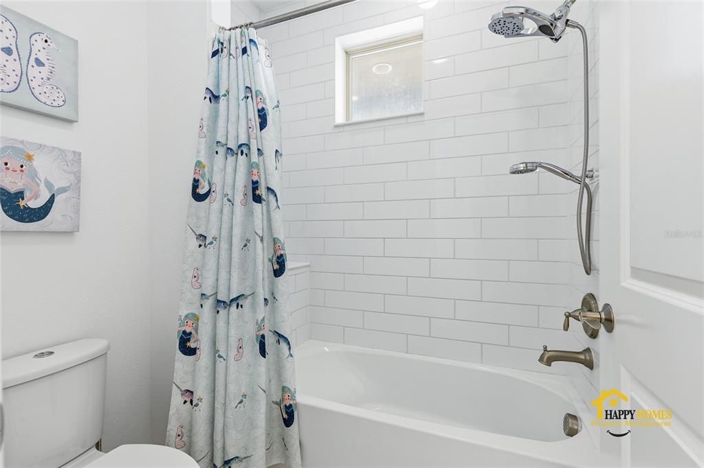 В аренду: $6,500 (5 спален, 4 ванн, 4211 Квадратных фут)