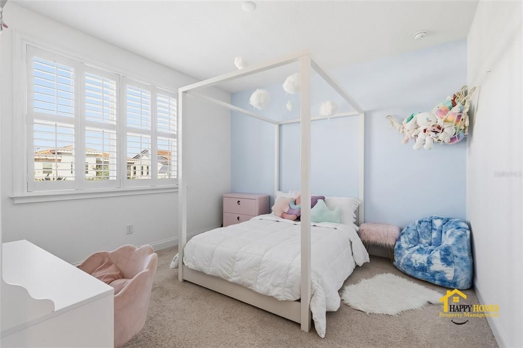 В аренду: $6,500 (5 спален, 4 ванн, 4211 Квадратных фут)