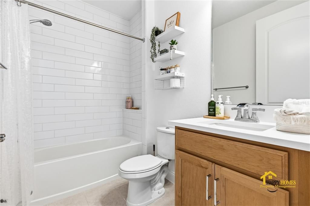 В аренду: $6,500 (5 спален, 4 ванн, 4211 Квадратных фут)