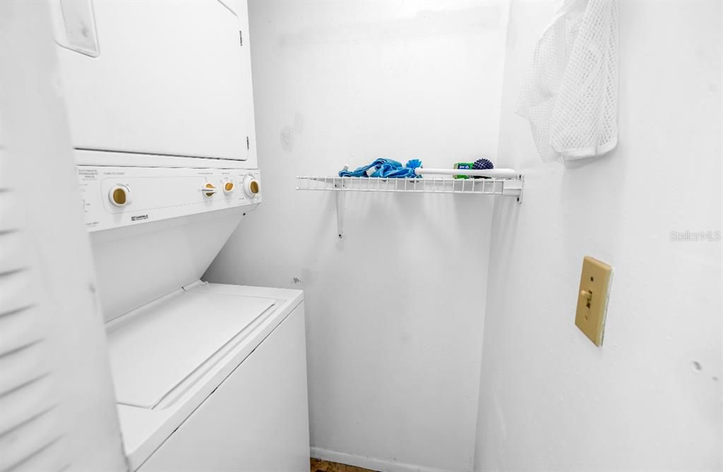 出租: $2,000 (1 贝兹, 1 浴室, 900 平方英尺)