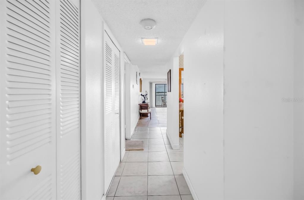 出租: $2,000 (1 贝兹, 1 浴室, 900 平方英尺)