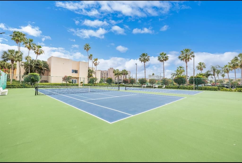 出租: $2,000 (1 贝兹, 1 浴室, 900 平方英尺)