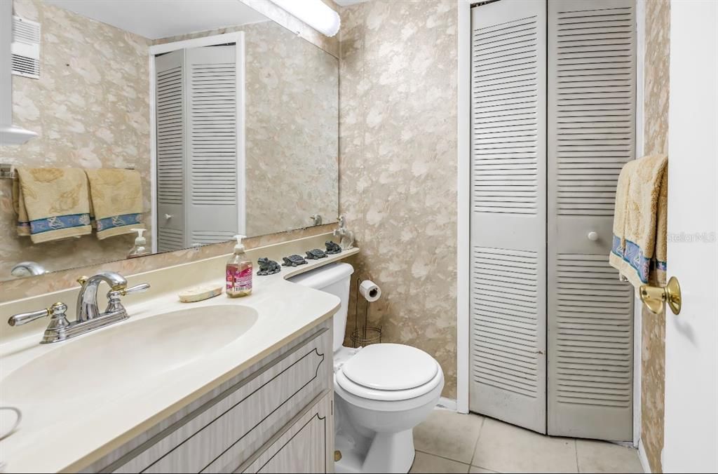 出租: $2,000 (1 贝兹, 1 浴室, 900 平方英尺)