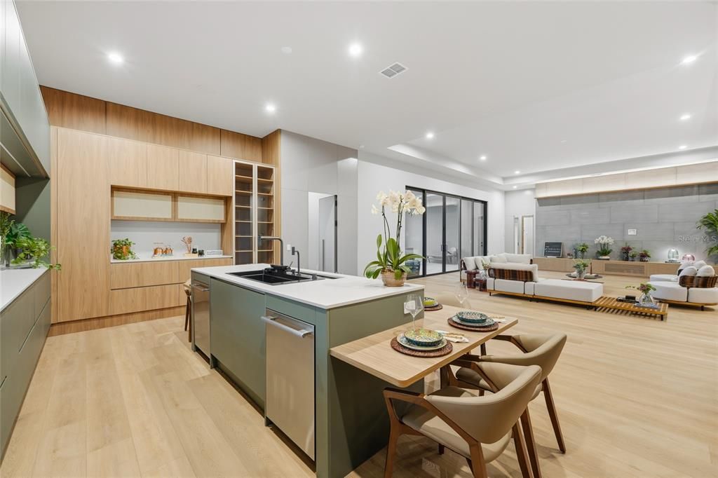 For Sale: $4,050,000 (4 beds, 5 baths, 4874 Square Feet)