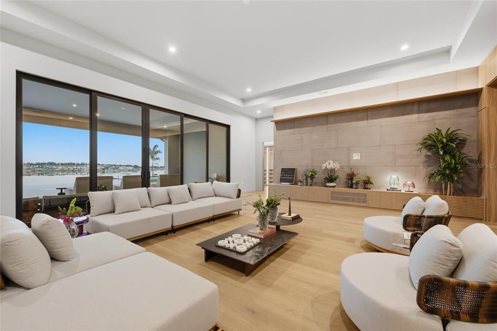 For Sale: $4,050,000 (4 beds, 5 baths, 4874 Square Feet)