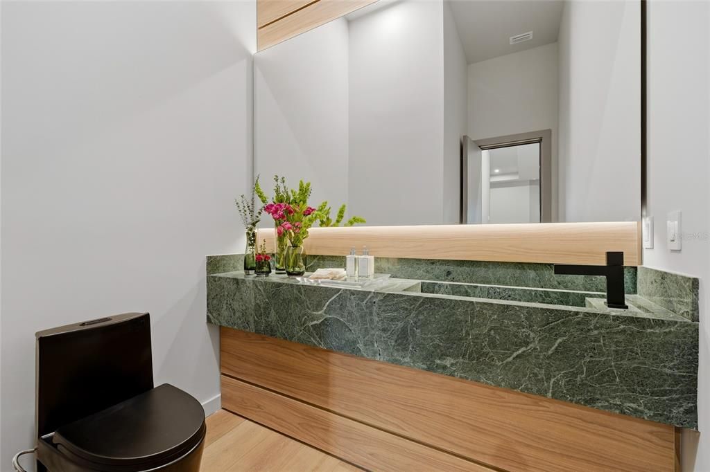 For Sale: $4,050,000 (4 beds, 5 baths, 4874 Square Feet)