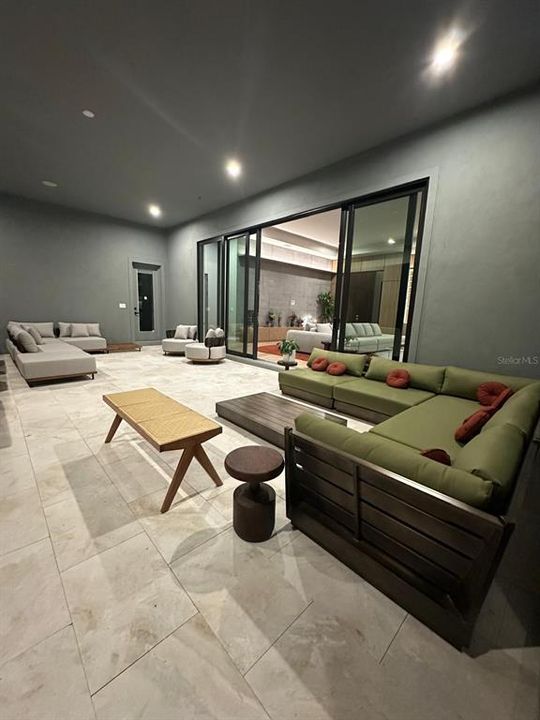 For Sale: $4,050,000 (4 beds, 5 baths, 4874 Square Feet)