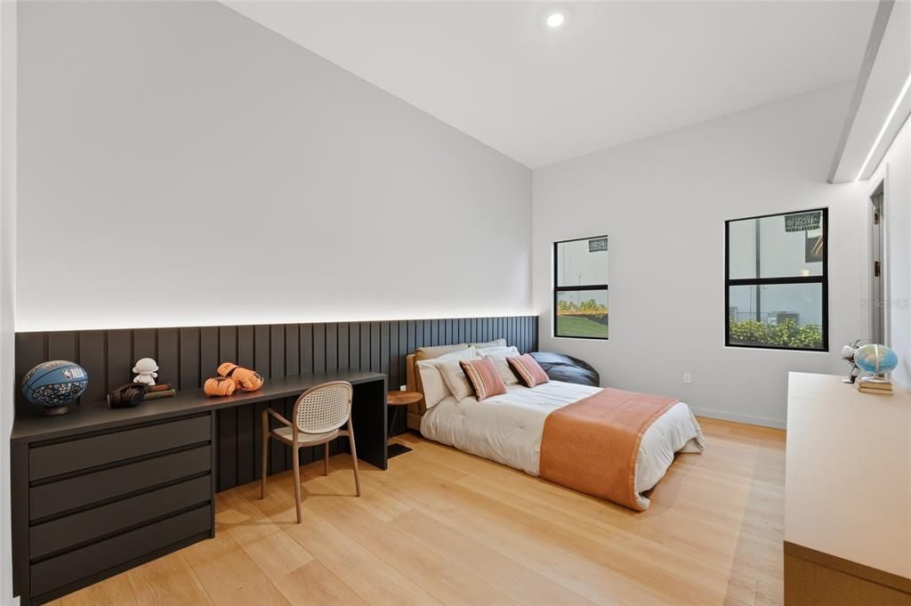 For Sale: $4,050,000 (4 beds, 5 baths, 4874 Square Feet)