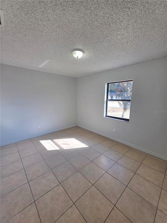 出租: $1,350 (2 贝兹, 1 浴室, 868 平方英尺)