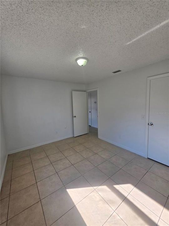 出租: $1,350 (2 贝兹, 1 浴室, 868 平方英尺)