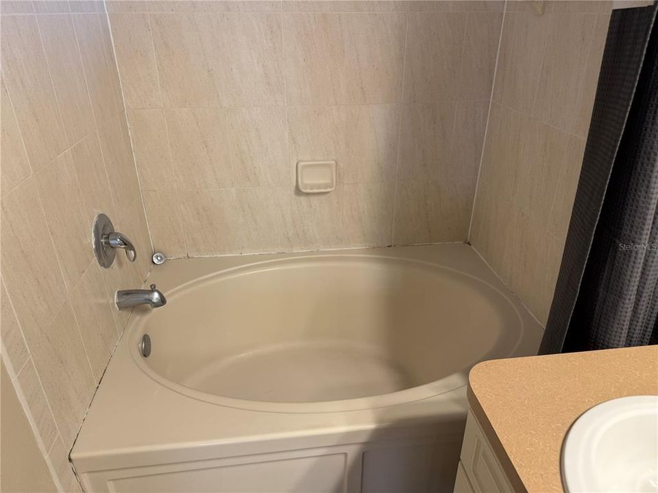 For Rent: $2,500 (4 beds, 2 baths, 2063 Square Feet)