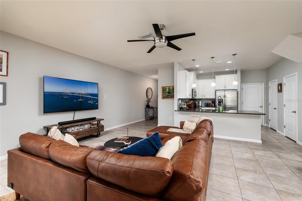 待售: $565,000 (3 贝兹, 2 浴室, 1995 平方英尺)