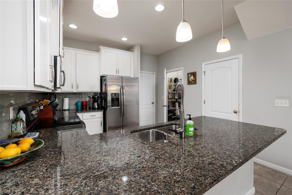 待售: $565,000 (3 贝兹, 2 浴室, 1995 平方英尺)