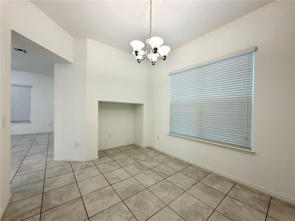 For Rent: $2,800 (4 beds, 2 baths, 2047 Square Feet)