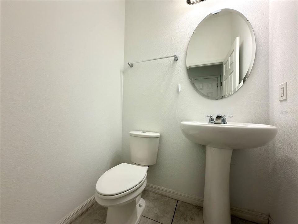 For Rent: $2,800 (4 beds, 2 baths, 2047 Square Feet)