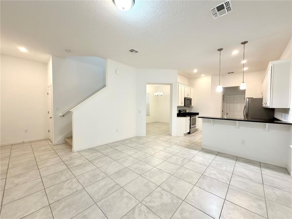 For Rent: $2,800 (4 beds, 2 baths, 2047 Square Feet)