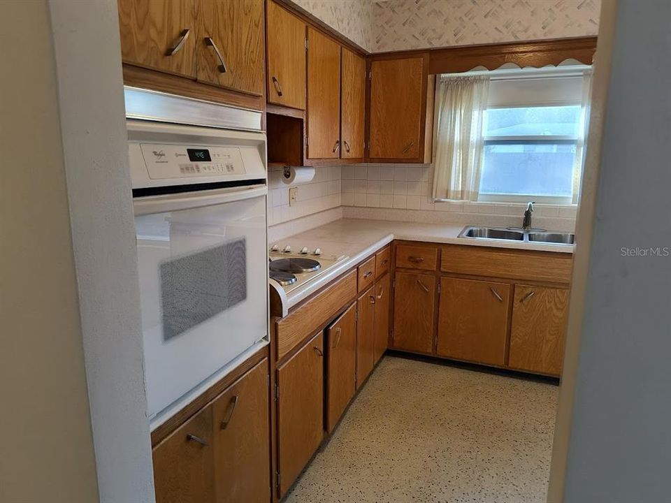 待售: $399,000 (3 贝兹, 2 浴室, 2002 平方英尺)