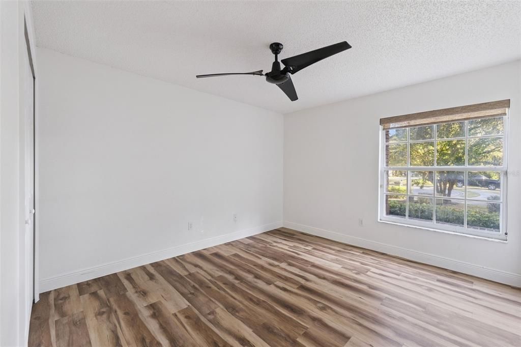 En Venta: $449,900 (4 camas, 2 baños, 2496 Pies cuadrados)