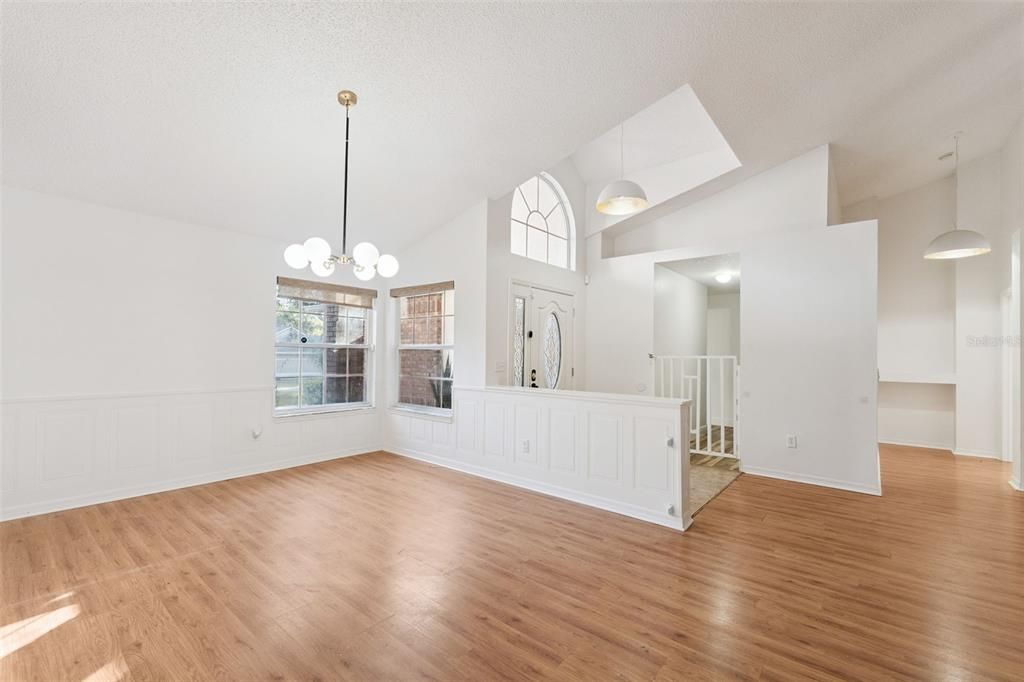 En Venta: $449,900 (4 camas, 2 baños, 2496 Pies cuadrados)