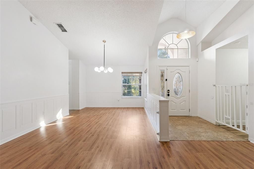 En Venta: $449,900 (4 camas, 2 baños, 2496 Pies cuadrados)