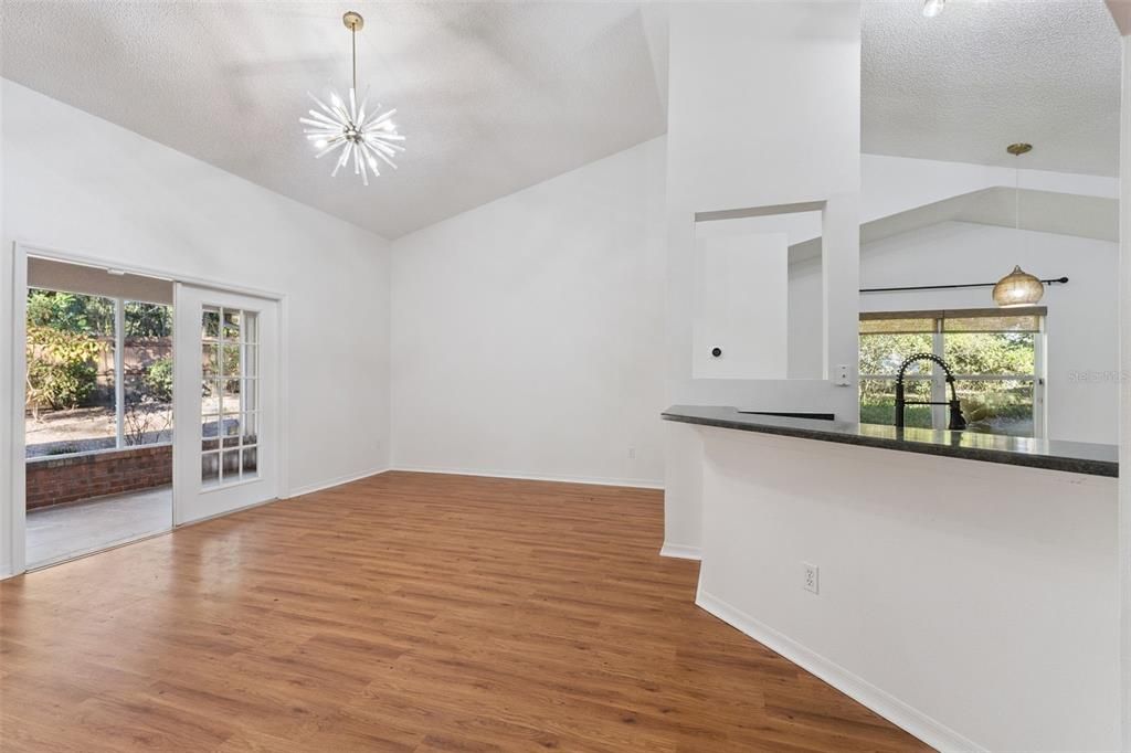 En Venta: $449,900 (4 camas, 2 baños, 2496 Pies cuadrados)