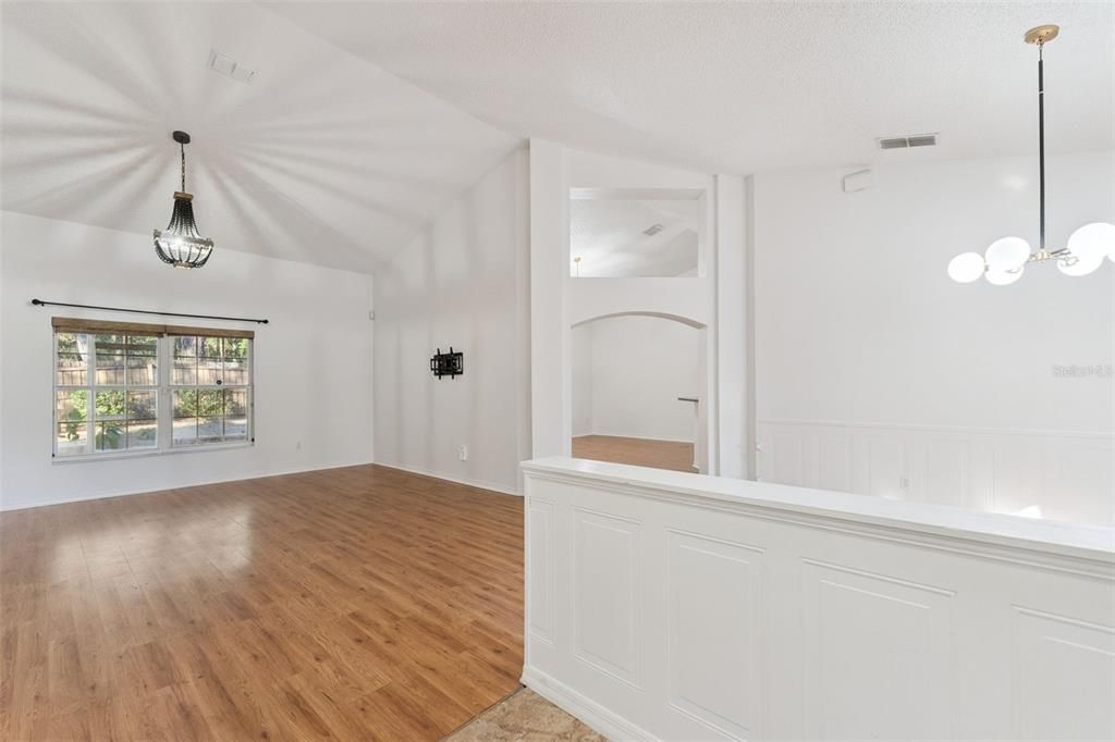 En Venta: $449,900 (4 camas, 2 baños, 2496 Pies cuadrados)