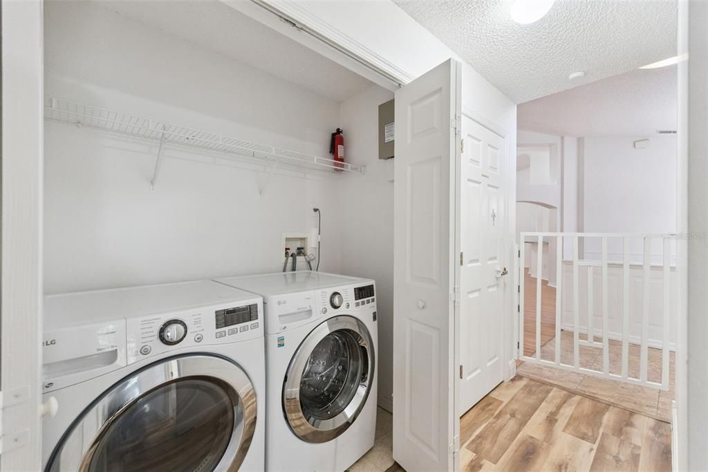 En Venta: $449,900 (4 camas, 2 baños, 2496 Pies cuadrados)