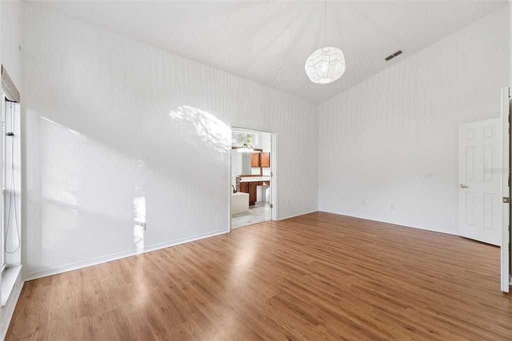 En Venta: $449,900 (4 camas, 2 baños, 2496 Pies cuadrados)