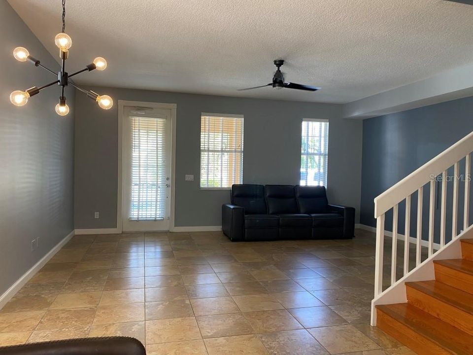 For Rent: $2,317 (3 beds, 2 baths, 1673 Square Feet)