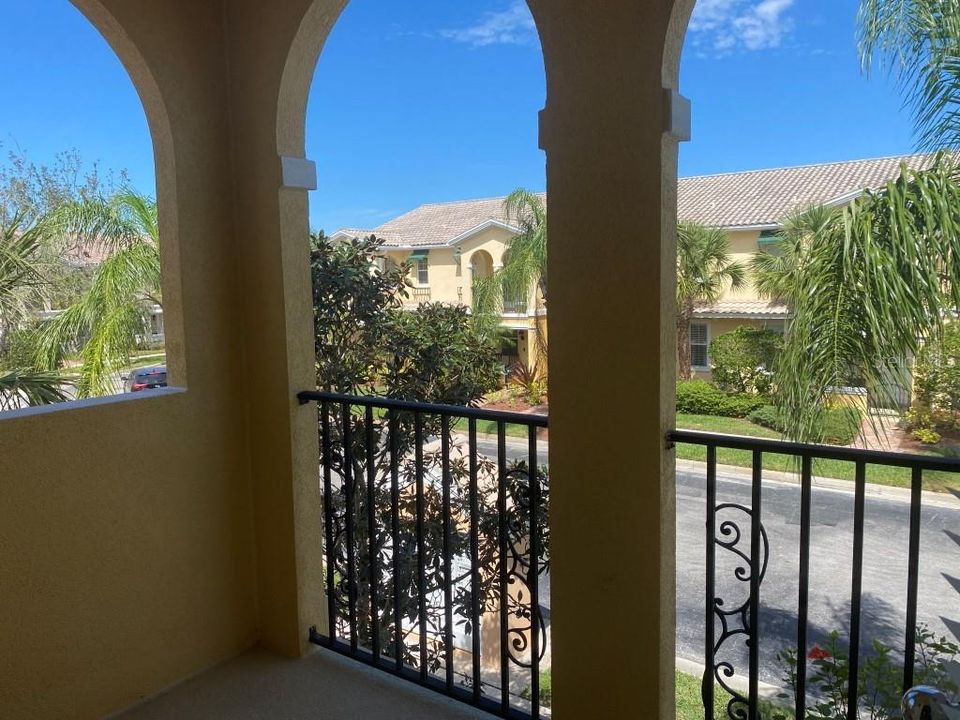 For Rent: $2,317 (3 beds, 2 baths, 1673 Square Feet)