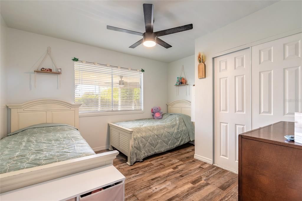 На продажу: $285,000 (3 спален, 1 ванн, 1497 Квадратных фут)