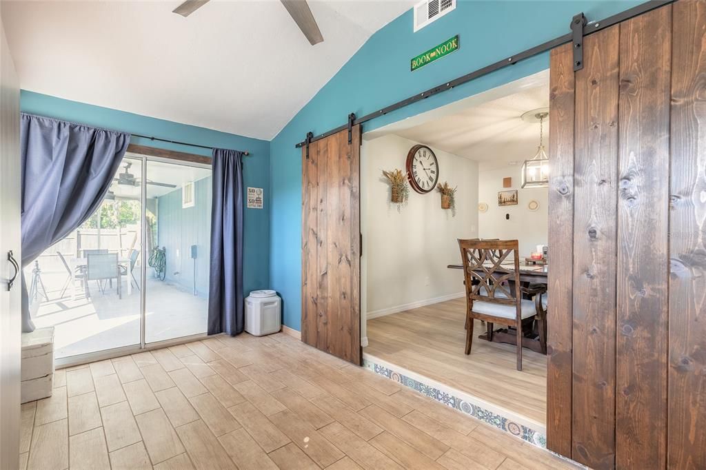 На продажу: $285,000 (3 спален, 1 ванн, 1497 Квадратных фут)