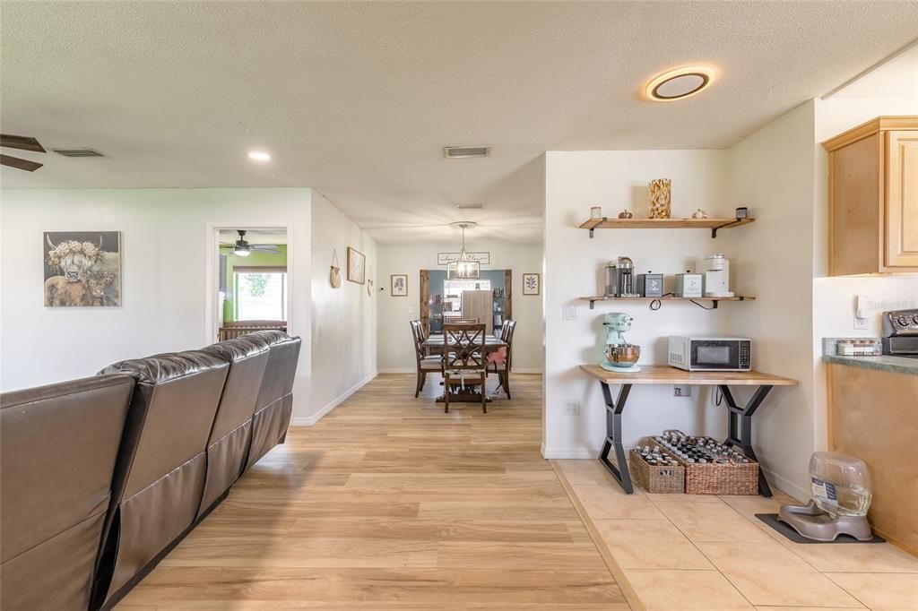 На продажу: $285,000 (3 спален, 1 ванн, 1497 Квадратных фут)