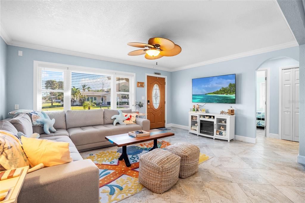 En Renta: $8,000 (4 camas, 3 baños, 2437 Pies cuadrados)