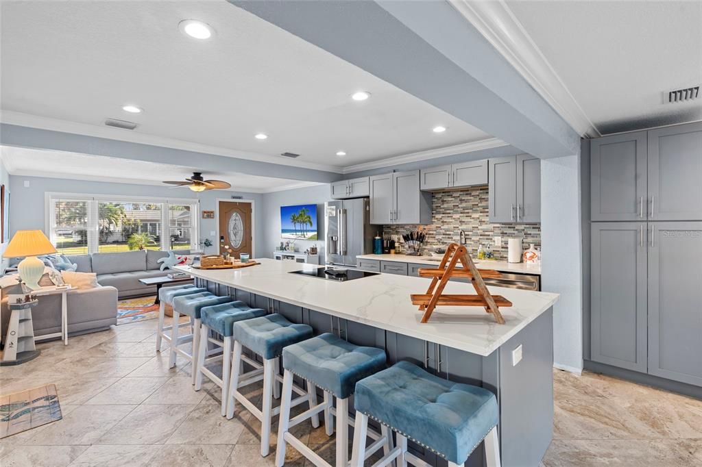 En Renta: $8,000 (4 camas, 3 baños, 2437 Pies cuadrados)