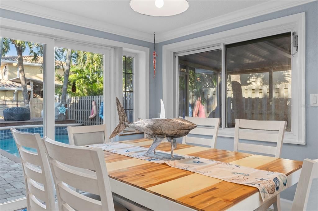 En Renta: $8,000 (4 camas, 3 baños, 2437 Pies cuadrados)