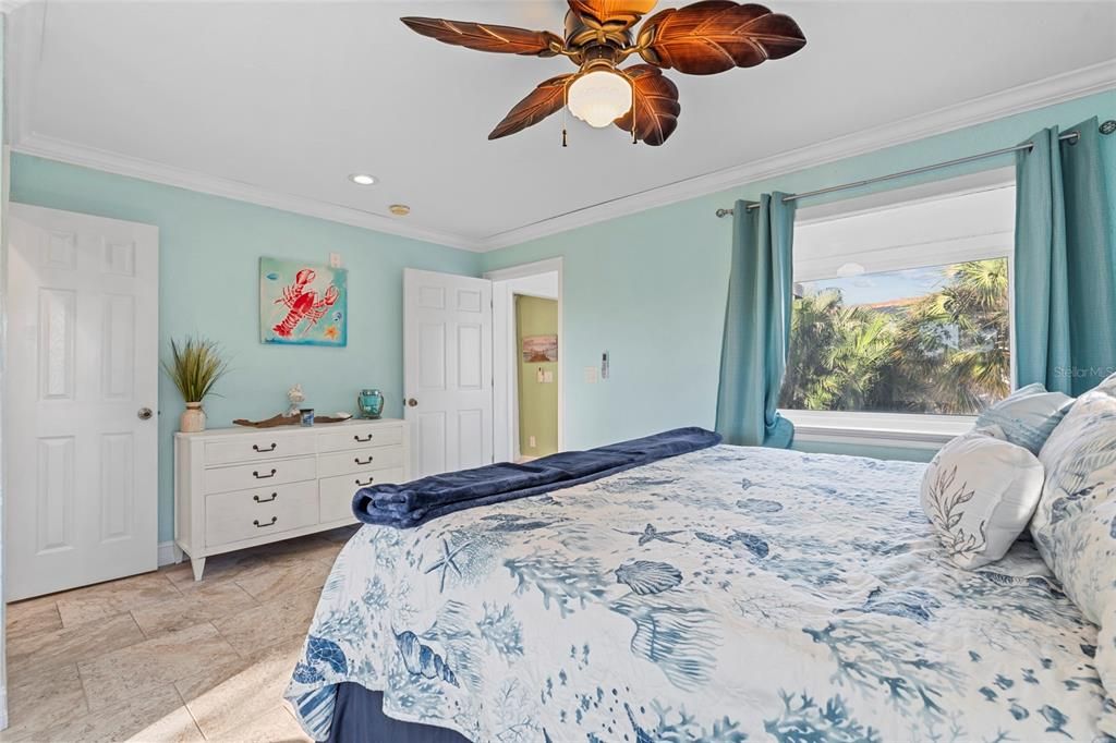 En Renta: $8,000 (4 camas, 3 baños, 2437 Pies cuadrados)