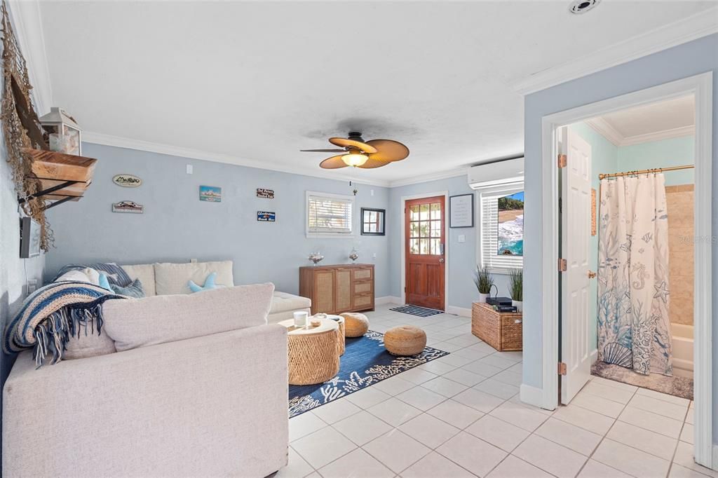 En Renta: $8,000 (4 camas, 3 baños, 2437 Pies cuadrados)