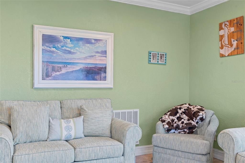 En Renta: $8,000 (4 camas, 3 baños, 2437 Pies cuadrados)