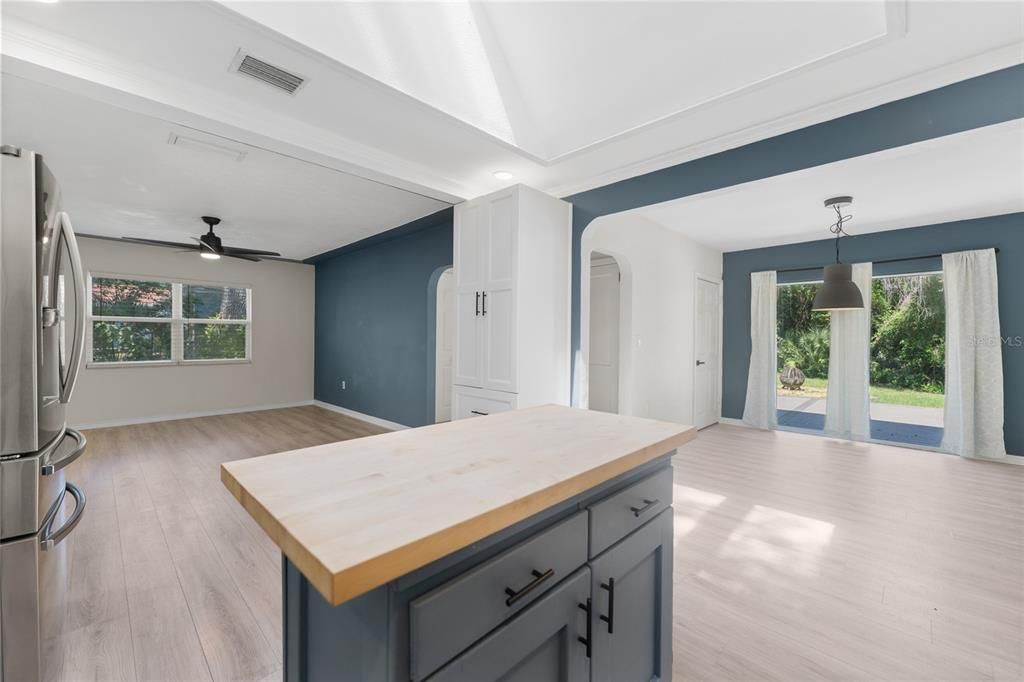 出租: $2,900 (3 贝兹, 2 浴室, 1414 平方英尺)