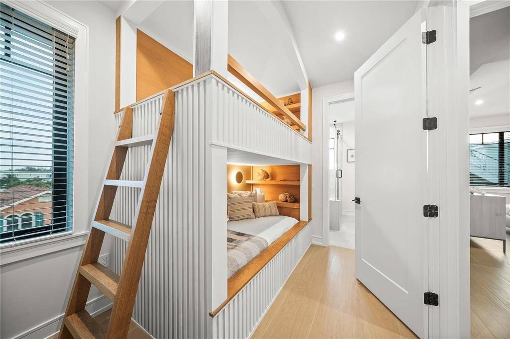 На продажу: $4,995,000 (5 спален, 5 ванн, 3005 Квадратных фут)