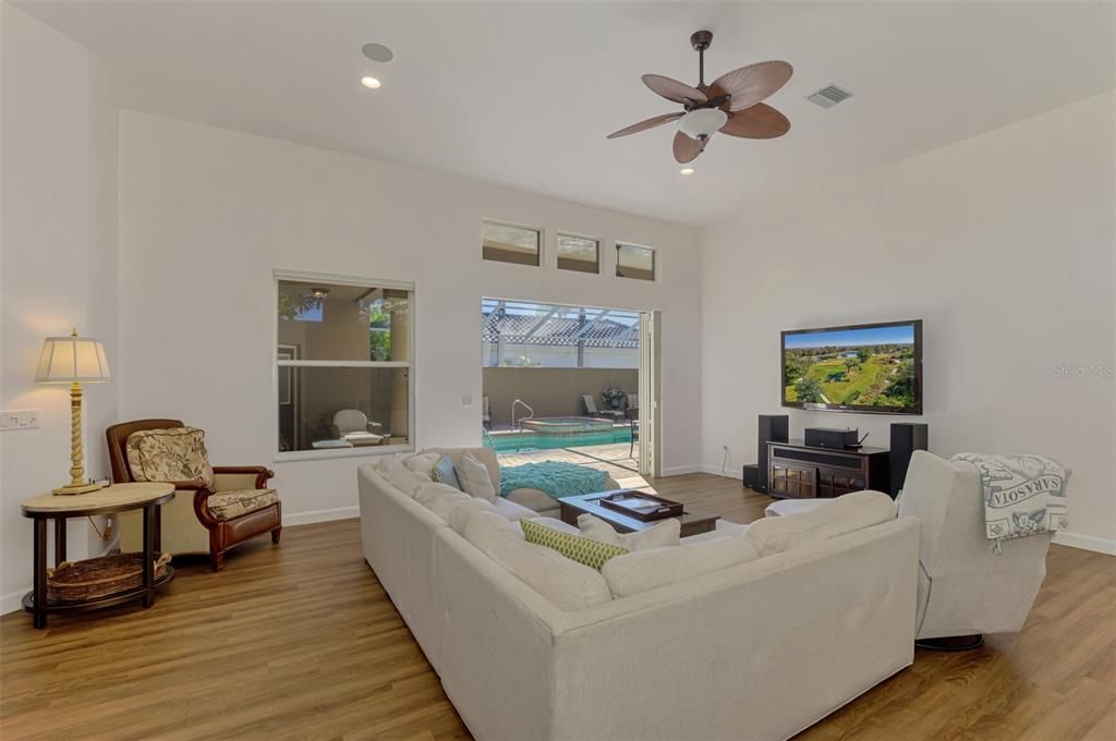 待售: $999,999 (3 贝兹, 3 浴室, 3023 平方英尺)