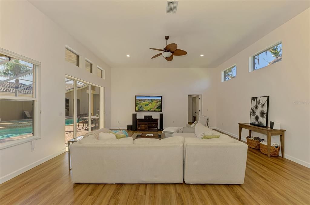 待售: $999,999 (3 贝兹, 3 浴室, 3023 平方英尺)