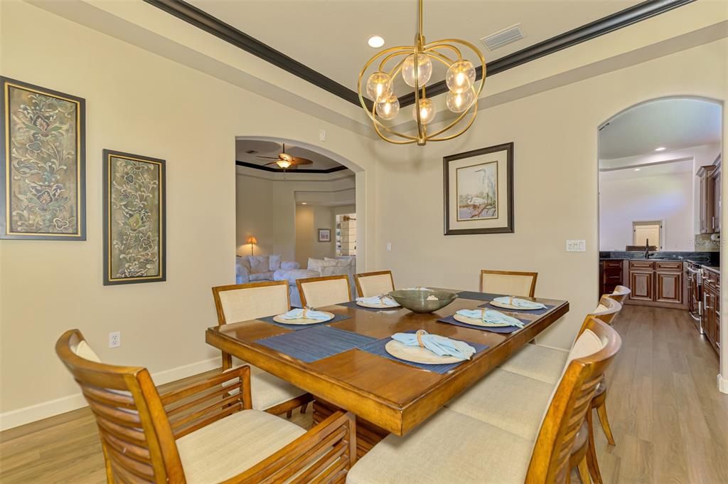 待售: $999,999 (3 贝兹, 3 浴室, 3023 平方英尺)