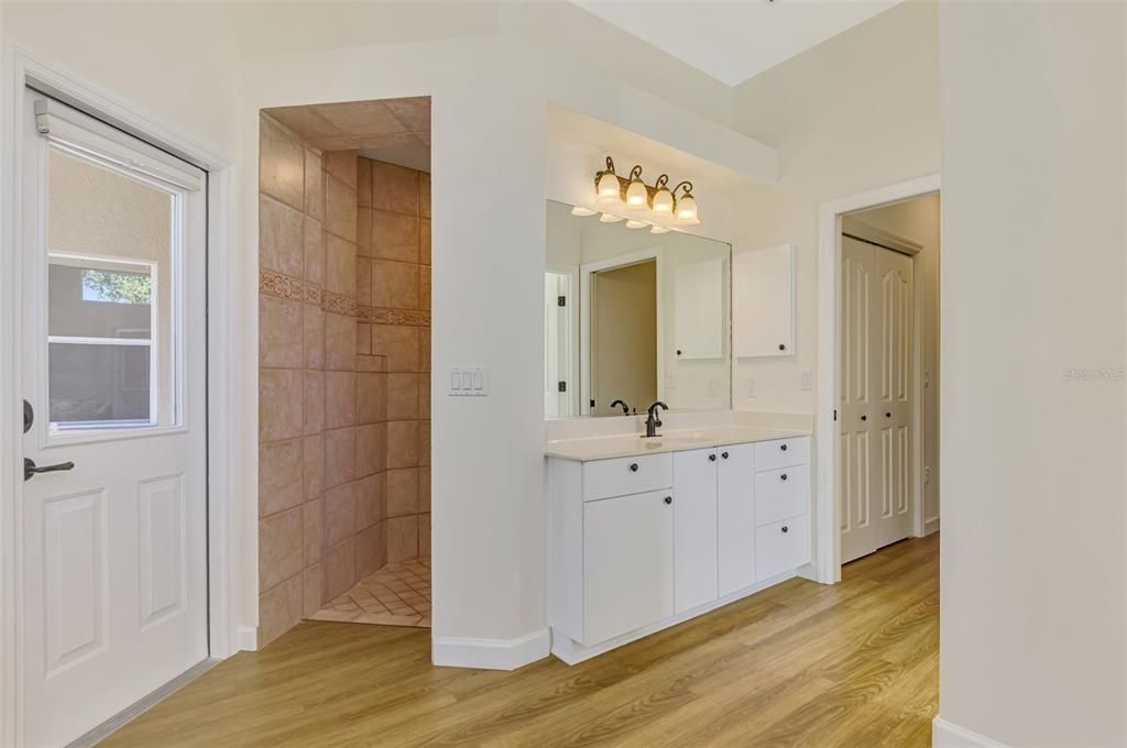 待售: $999,999 (3 贝兹, 3 浴室, 3023 平方英尺)